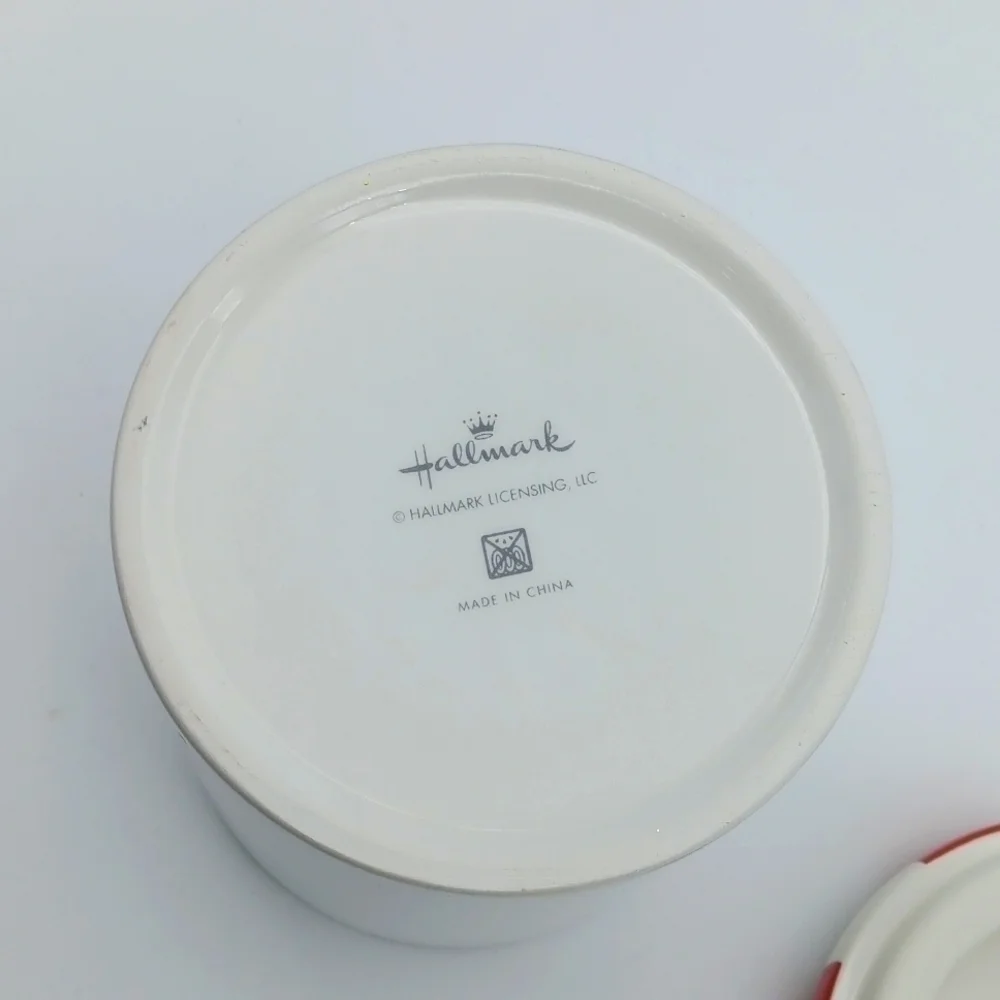Hallmark Season's Treatings canister NWOT